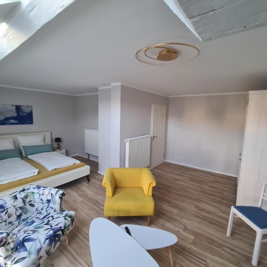 Gaestezimmer Treuen - Bed & Breakfast Exteriör bild