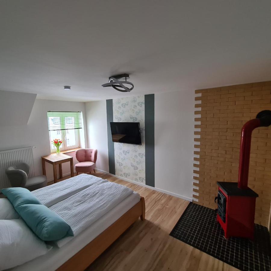 Gaestezimmer Treuen - Bed & Breakfast Exteriör bild