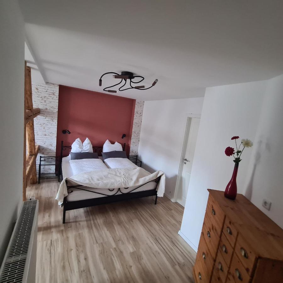 Gaestezimmer Treuen - Bed & Breakfast Exteriör bild