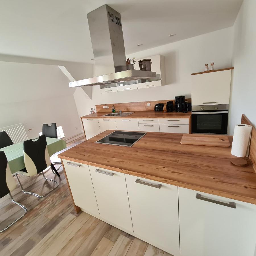 Gaestezimmer Treuen - Bed & Breakfast Exteriör bild